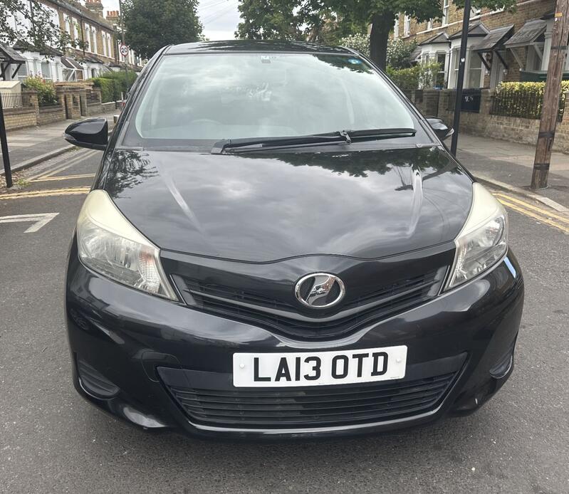 TOYOTA VITZ Yaris, 1.3 Petrol 5 Dr 2013
