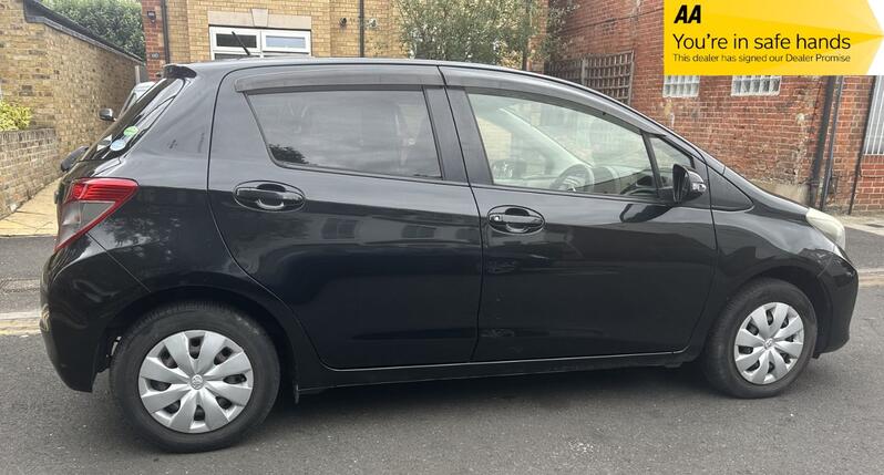TOYOTA VITZ Yaris, 1.3 Petrol 5 Dr 2013