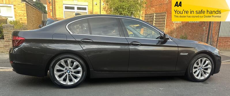 BMW 5 SERIES 2.0 520d Luxury Saloon 2015