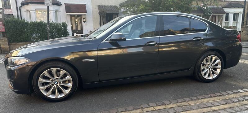 BMW 5 SERIES 2.0 520d Luxury Saloon 2015